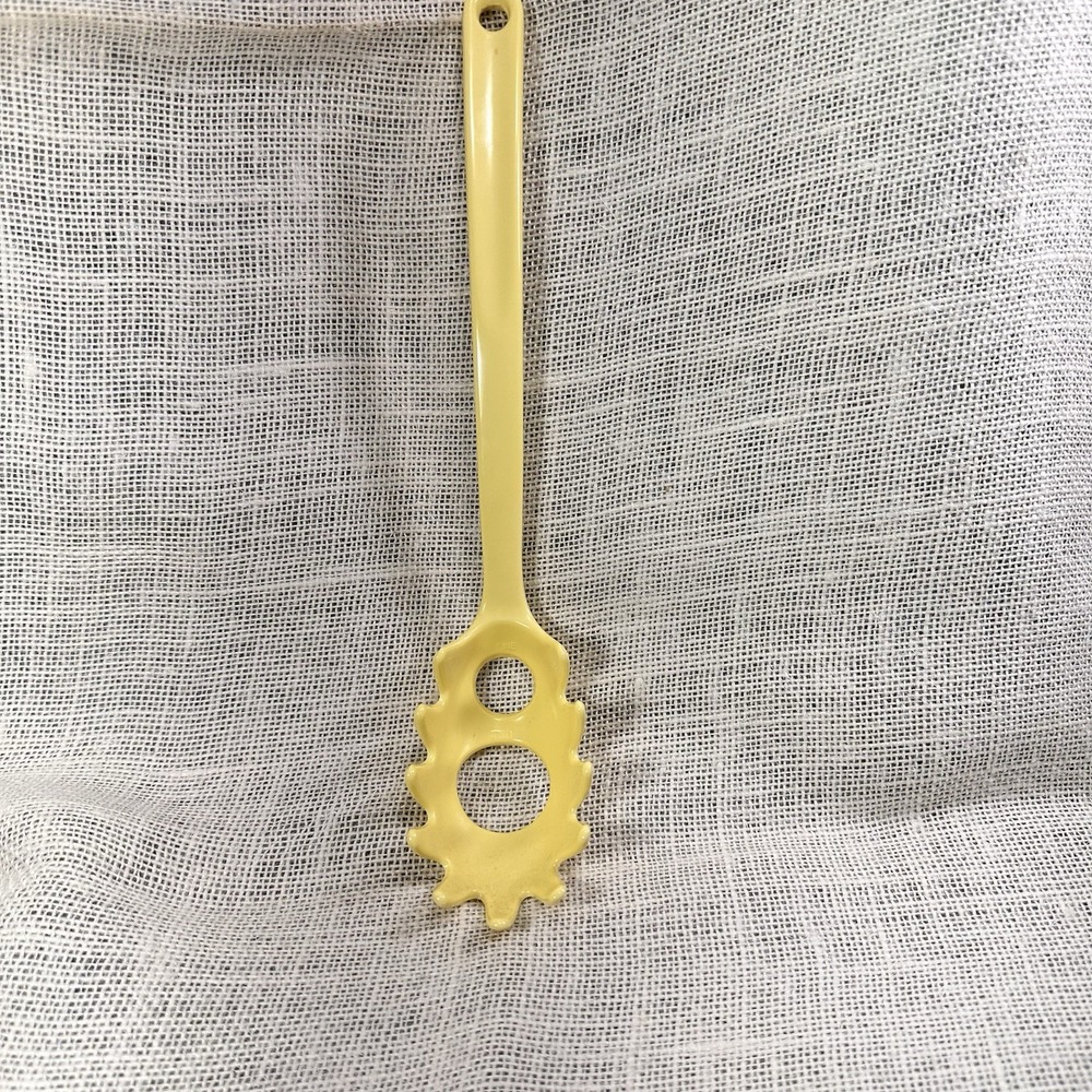 Vintage Trudeau Yellow Pasta Server‎ Spaghetti Spoon Mid Cent 4005 Kitchen 1970s